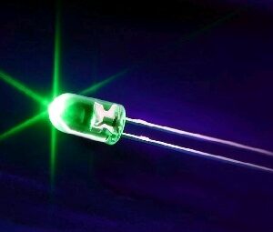 Green Leds 5mm (Light Emitting Diodes). Pack of 100 Leds.