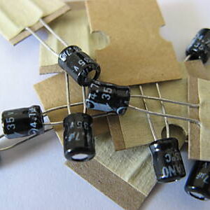4.7uF Electrolytic Capacitors 35V (Pack of 25 Capacitors)
